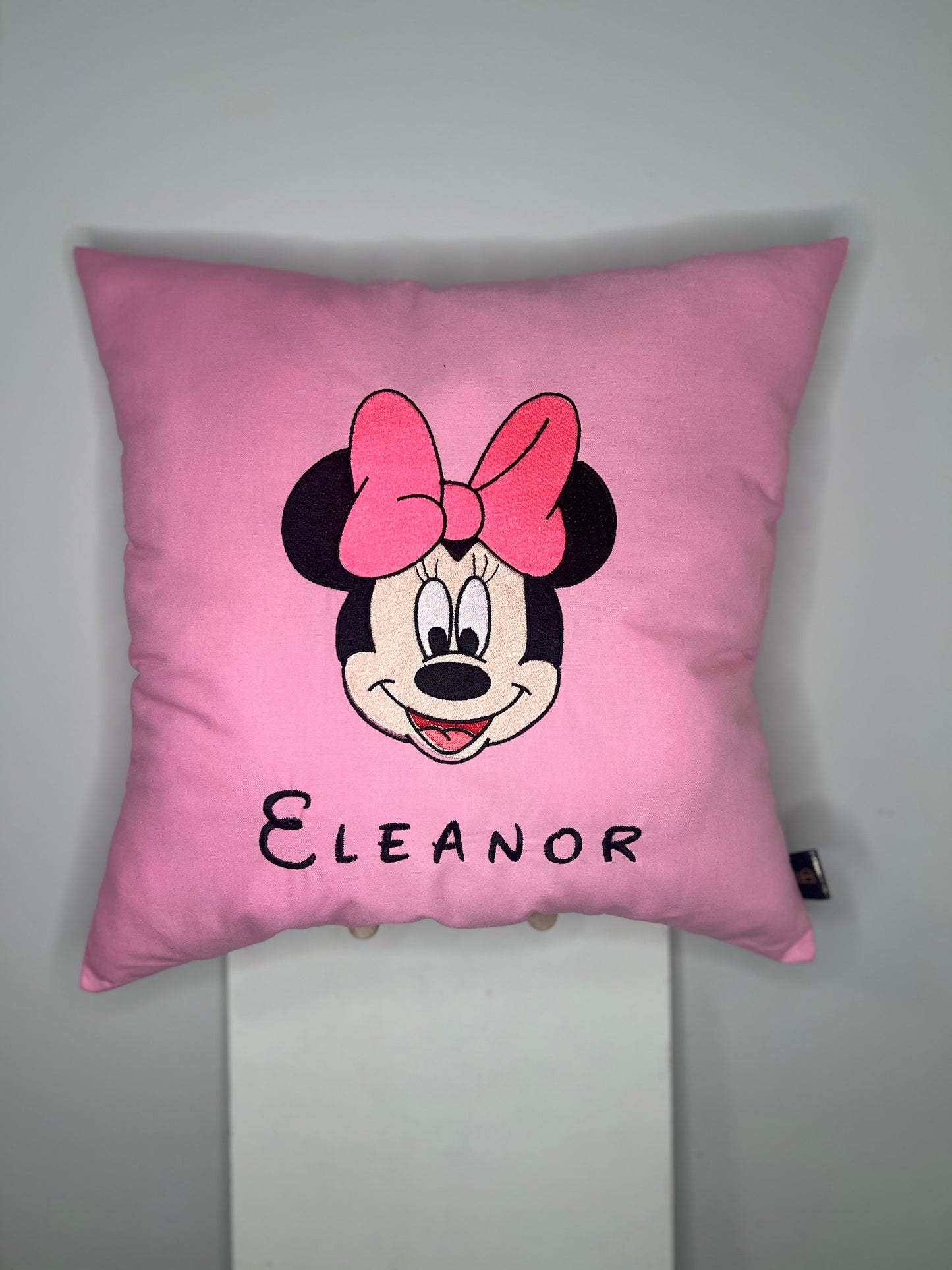 🎀Minnie Mouse-Custom Pillow🎀