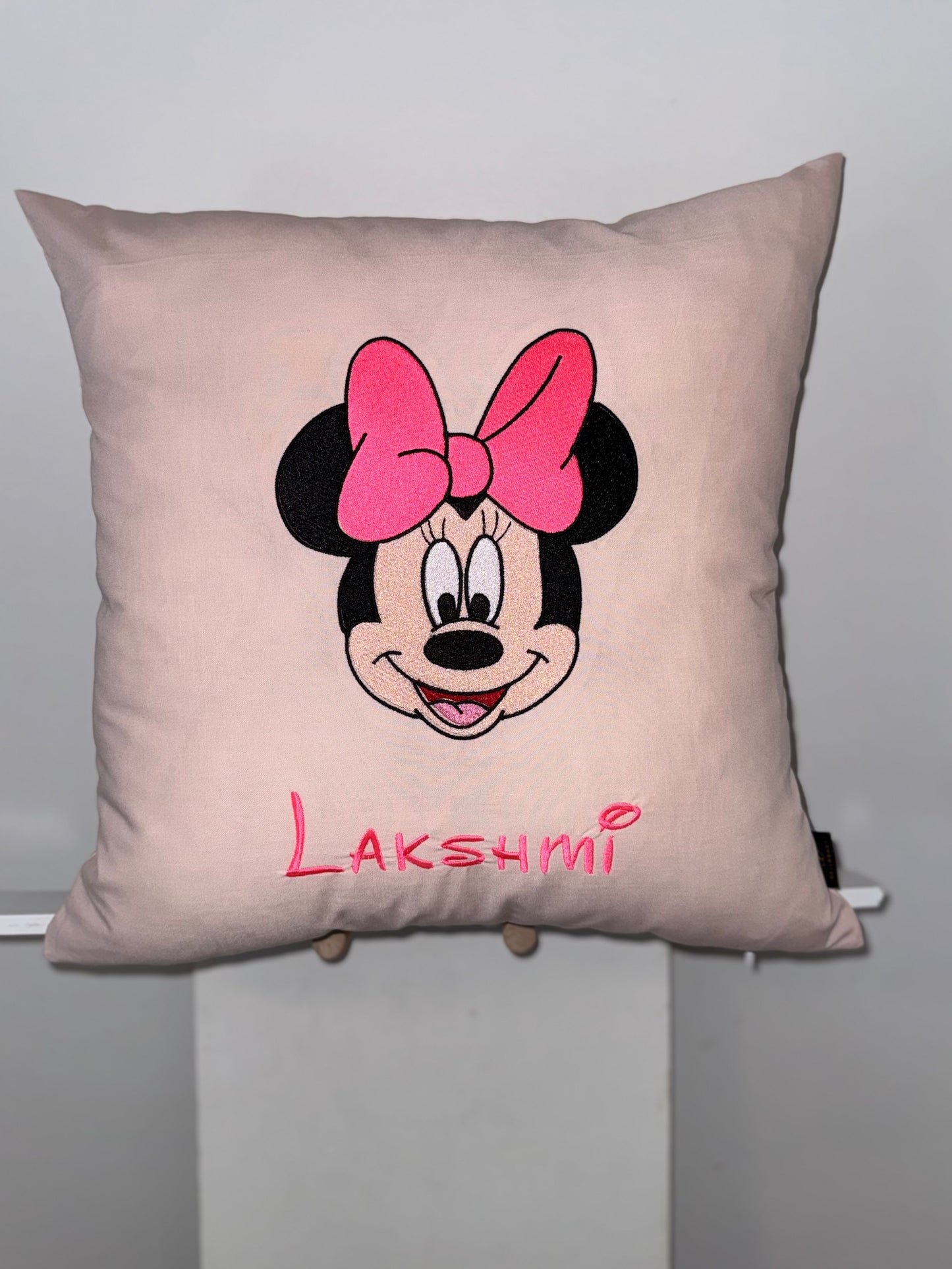 🎀Minnie Mouse-Custom Pillow🎀